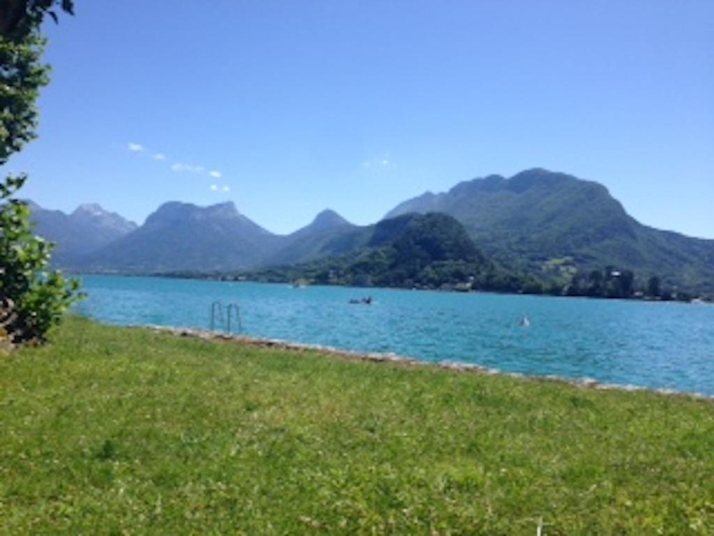 Maison Du Lac Le Studio Talloires Exteriör bild